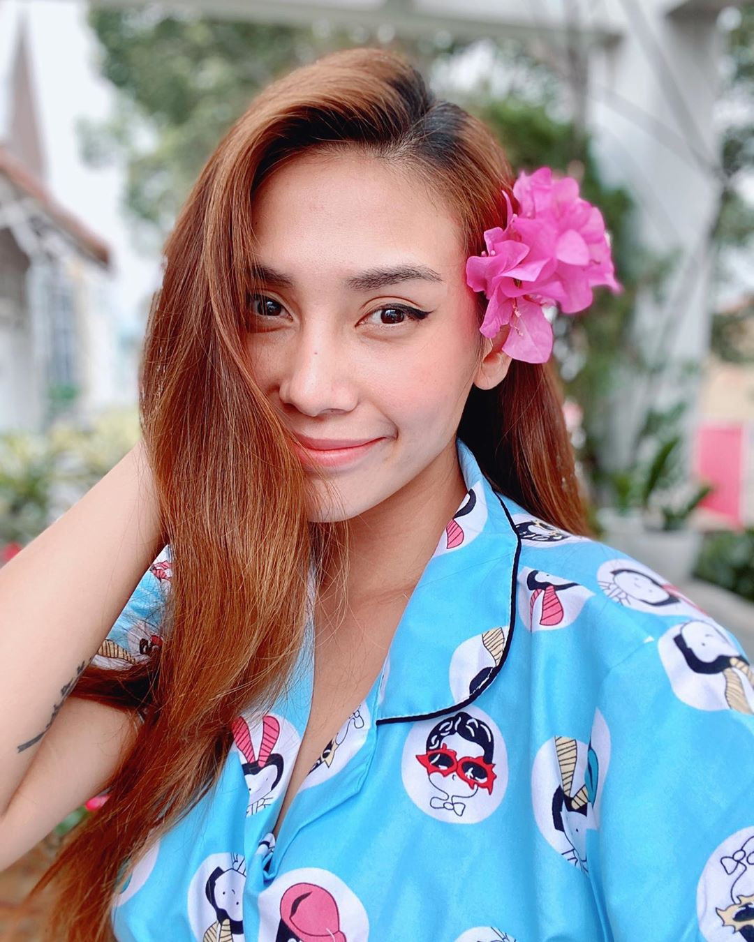 Sao Việt cách ly ngày 14: Hương Giang Idol tự nhận ‘nổi tiếng, xinh đẹp và nhiều tiền’ ảnh 3