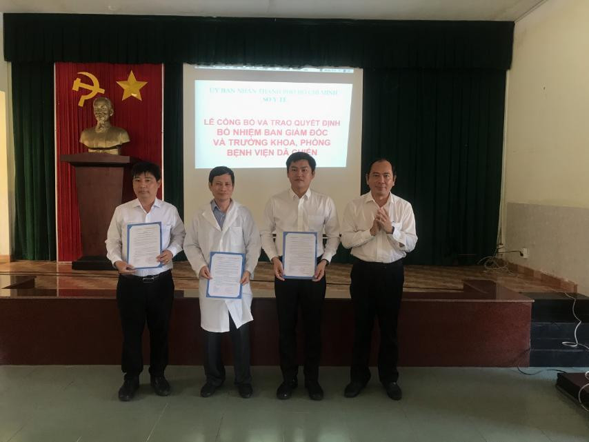 Bổ nhiệm ban giám đốc bệnh viện dã chiến TPHCM ảnh 1
