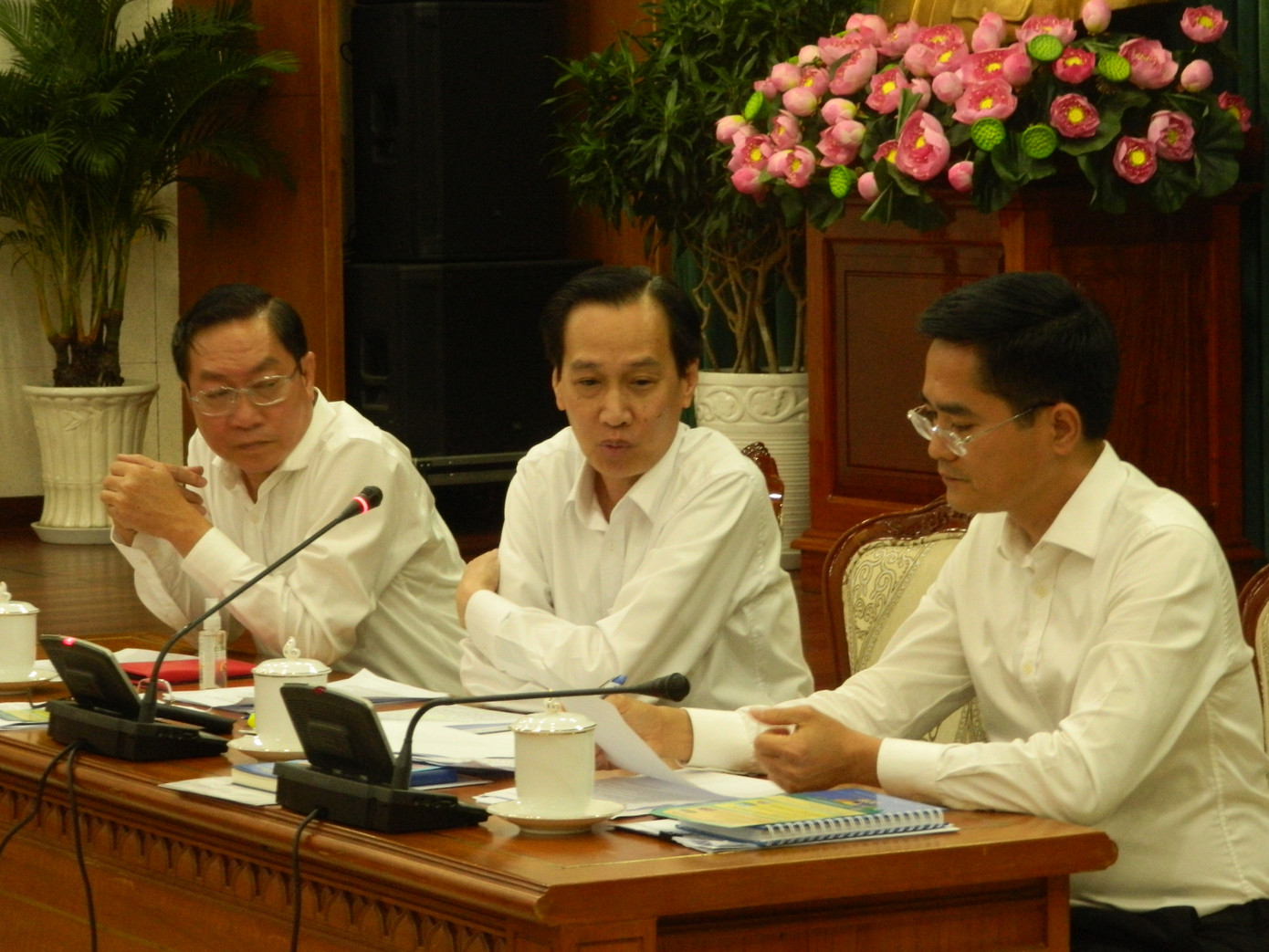 Lo ngại corona, TPHCM ‘cấm’ cán bộ đi nước ngoài dịp Tết đến cơ quan ảnh 1