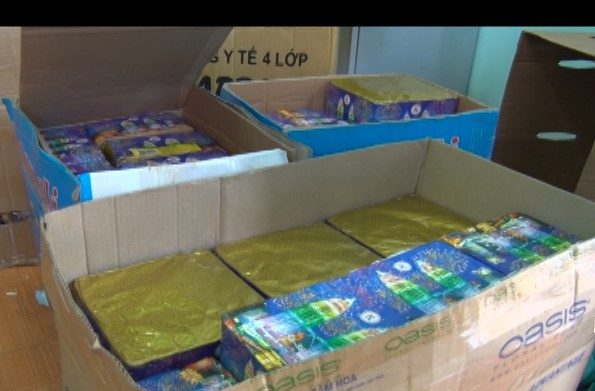 Vận chuyển trái phép gần 200 kg pháo lậu ảnh 1