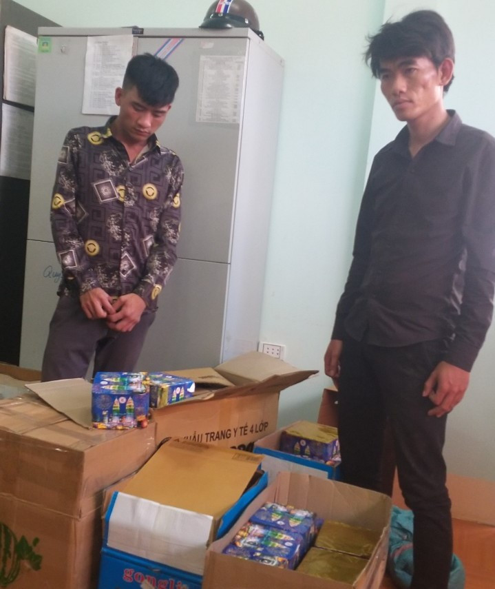 Vận chuyển trái phép gần 200 kg pháo lậu ảnh 2