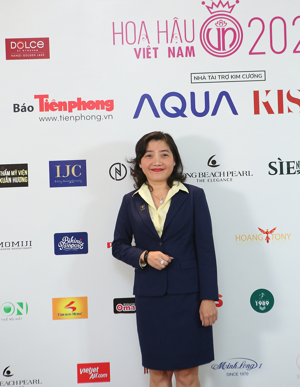 Rộn ràng thảm đỏ họp báo Vòng Bán kết toàn quốc Hoa hậu Việt Nam 2020 ảnh 8