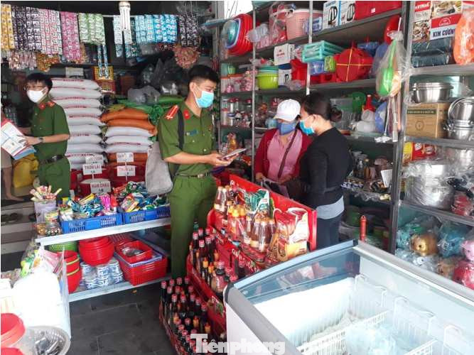 Tuổi trẻ đất Thủ đến gõ cửa từng nhà, phát quà cho người khó khăn ảnh 7