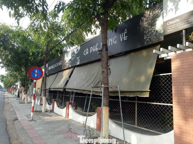 Bình Dương: Quán sá kín cổng, đường vẫn vắng sau 15 ngày cách ly xã hội ảnh 2