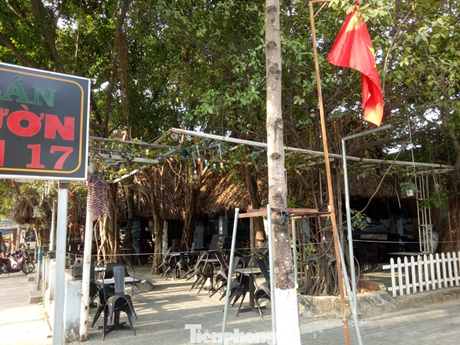 Bình Dương: Quán sá kín cổng, đường vẫn vắng sau 15 ngày cách ly xã hội ảnh 7