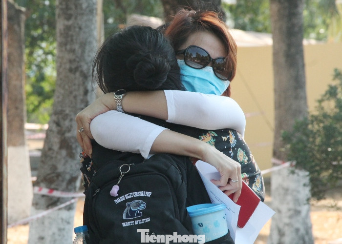 Rời nơi cách ly, cô gái Hàn Quốc nói ‘em lỡ yêu chú bộ đội mất rồi’ ảnh 10