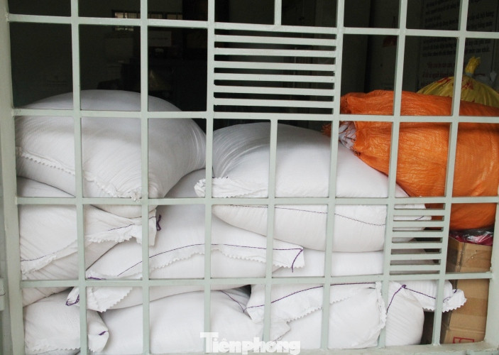 ATM gạo miễn phí ở Bình Dương: Ai nhận đều phát, ăn hết lại đến lấy ảnh 8