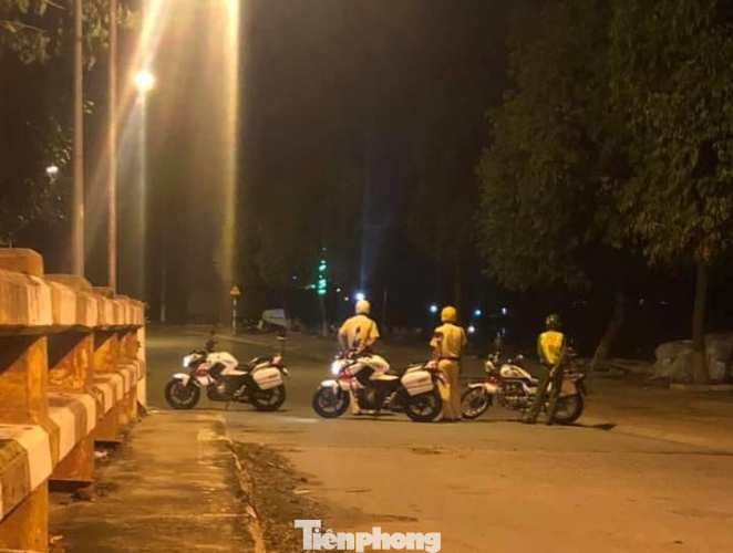 Tổ chức đua xe, hàng chục ‘quái xế’ bị vây bắt ảnh 1