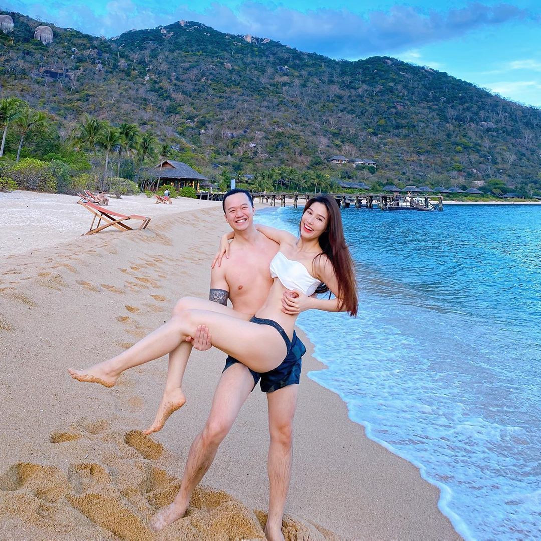 Diễm My 9x siêu nuột với bikini, được bạn trai Việt kiều bế bổng trên bãi biển ảnh 3