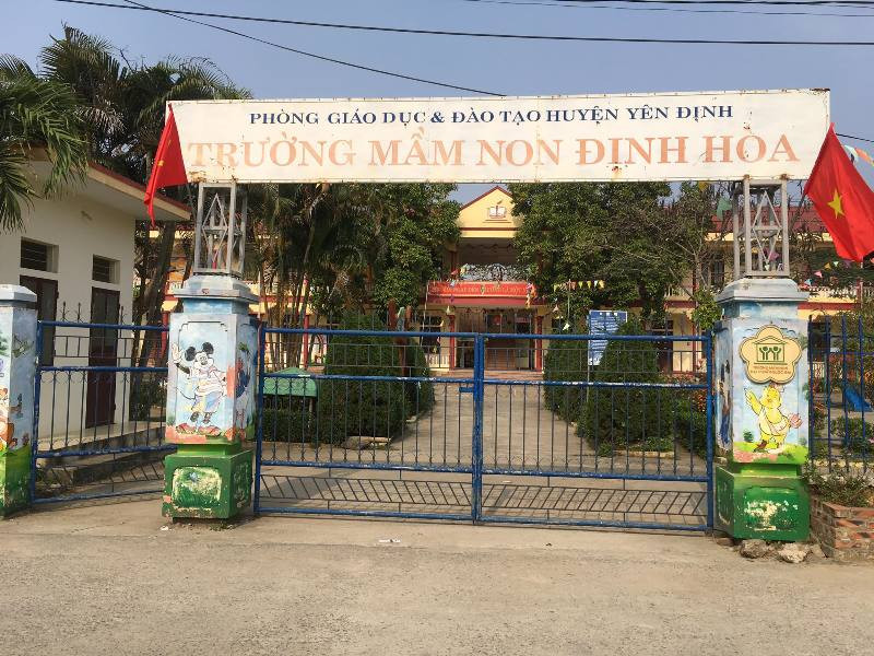 Phun khử trùng, cho học sinh nơi có bệnh nhân bị nhiễm virus corona nghỉ học ảnh 1