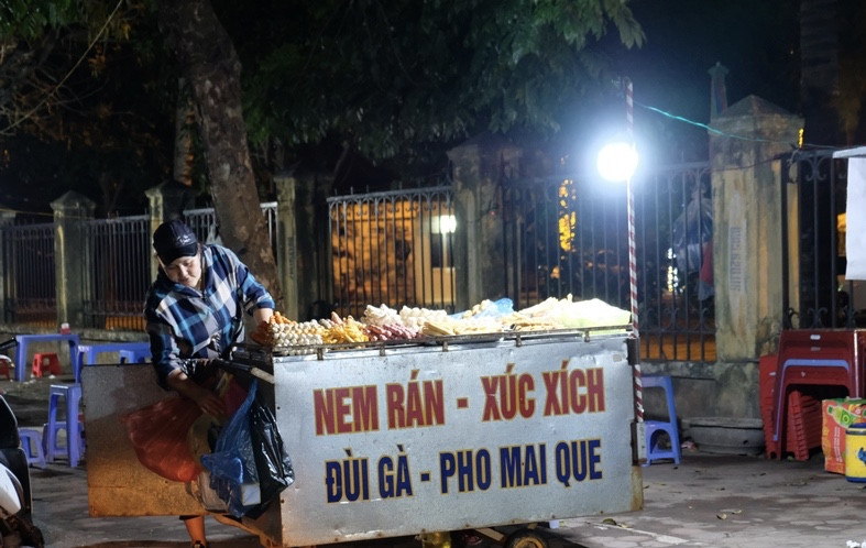 Ngược xuôi đêm giao thừa ở TP Thanh Hoá ảnh 7