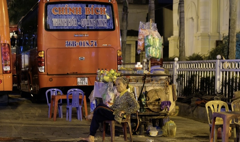 Ngược xuôi đêm giao thừa ở TP Thanh Hoá ảnh 4