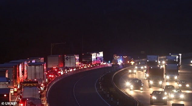 Thủ tướng yêu cầu xác minh thông tin người Việt tử vong trong container ở Anh ảnh 3