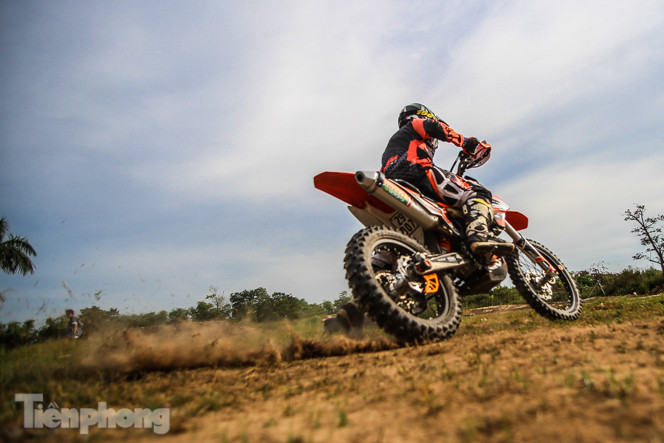 Cận cảnh đường đua xe địa hình đầu tiên ở Hà Nội ảnh 12