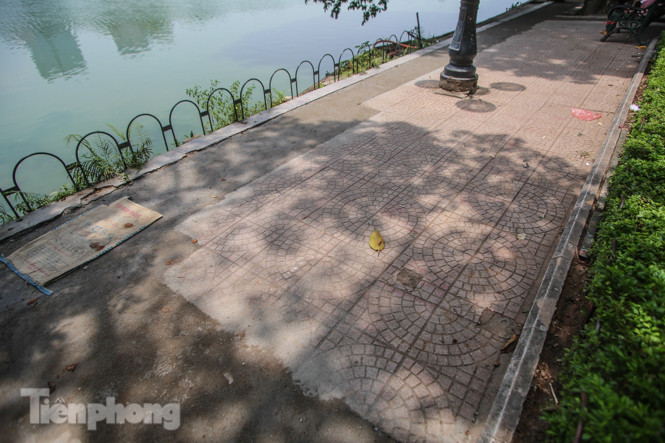 Vỉa hè Hồ Gươm có gì đặc biệt sau khi lát đá hoa cương? ảnh 2