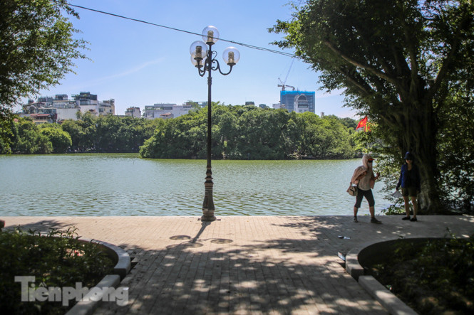 Diện mạo Hồ Gươm ra sao sau khi kè bê tông trường tồn, lát đá hoa cương? ảnh 10