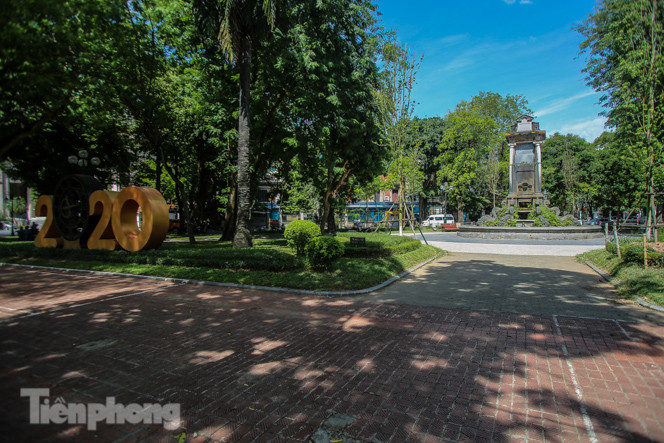 Đeo đai sắt cho đài phun nước cổ nhất Hà Nội ảnh 1