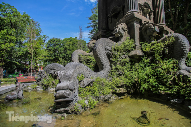 Đeo đai sắt cho đài phun nước cổ nhất Hà Nội ảnh 6