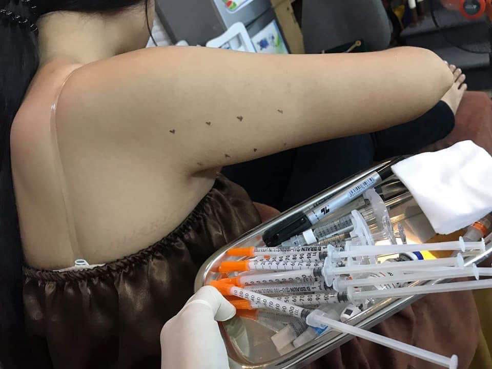 Thanh tra Sở Y tế phát hiện khẩu súng trong cơ sở thẩm mỹ chui ảnh 1