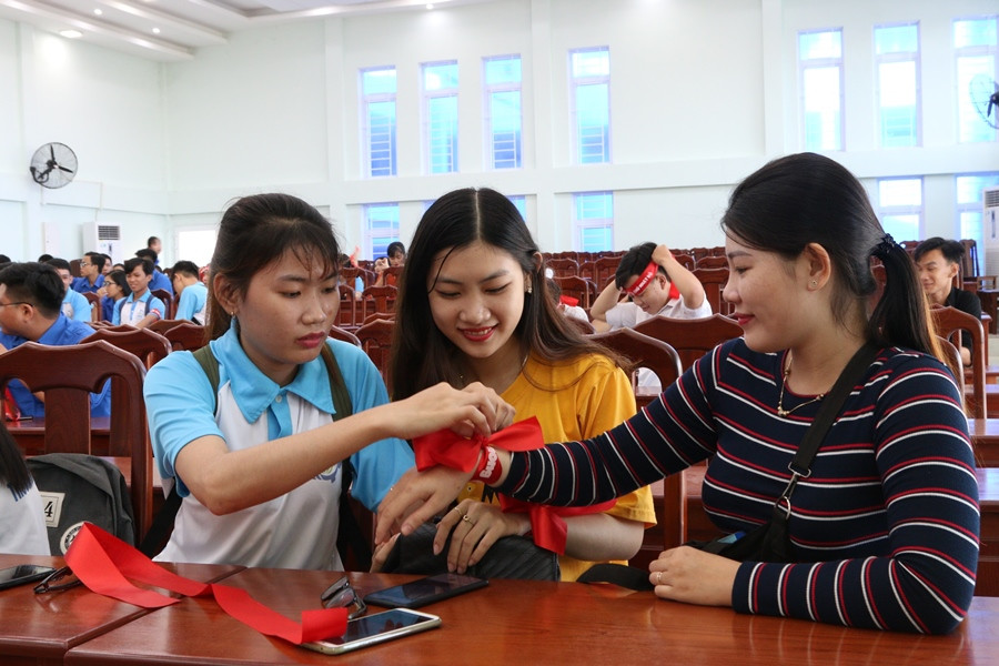 Hàng trăm bạn trẻ hào hứng tham gia Chủ nhật Đỏ tại Kiên Giang ảnh 9