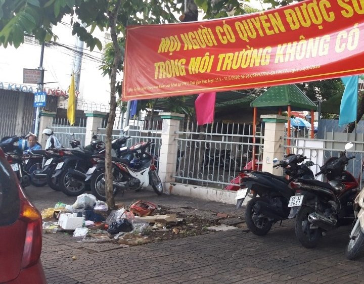 Chủ tịch Cần Thơ chỉ đạo xử lý tình trạng vứt rác bừa bãi ảnh 1