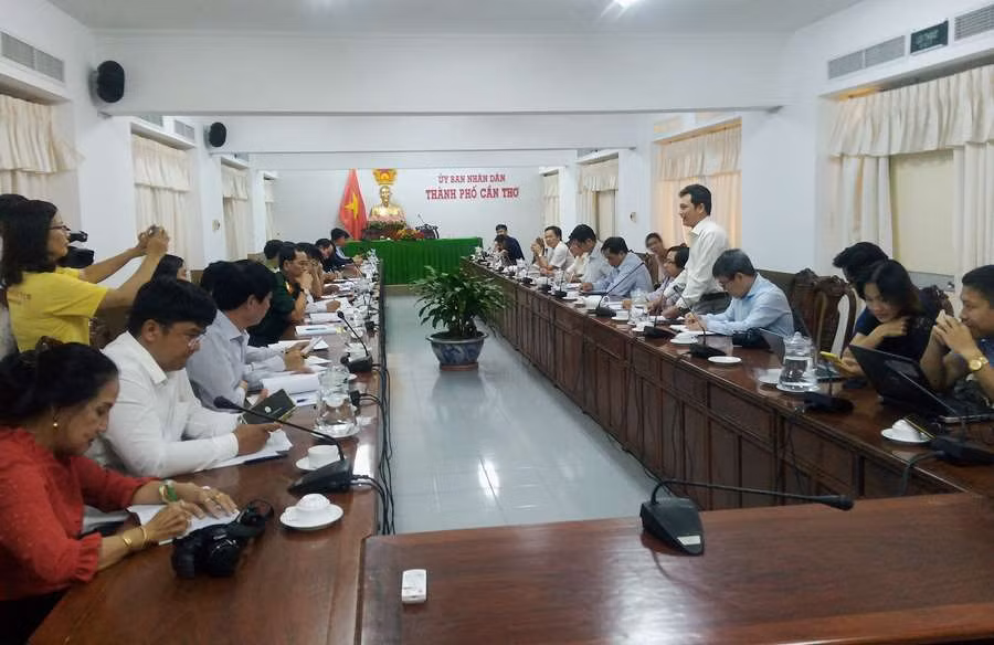 Ảnh hưởng dịch COVID-19, nhiều nhà hàng ở Cần Thơ khai thuế giảm 70% ảnh 1