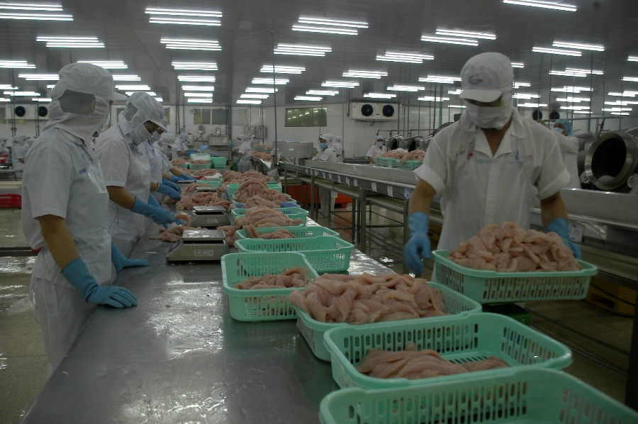 Ngày đầu cách ly toàn xã hội: Chợ truyền thống ít quầy, nhiều mặt hàng tăng giá ảnh 7 Ngày đầu cách ly toàn xã hội: Chợ truyền thống ít quầy, nhiều mặt hàng tăng giá ảnh 7