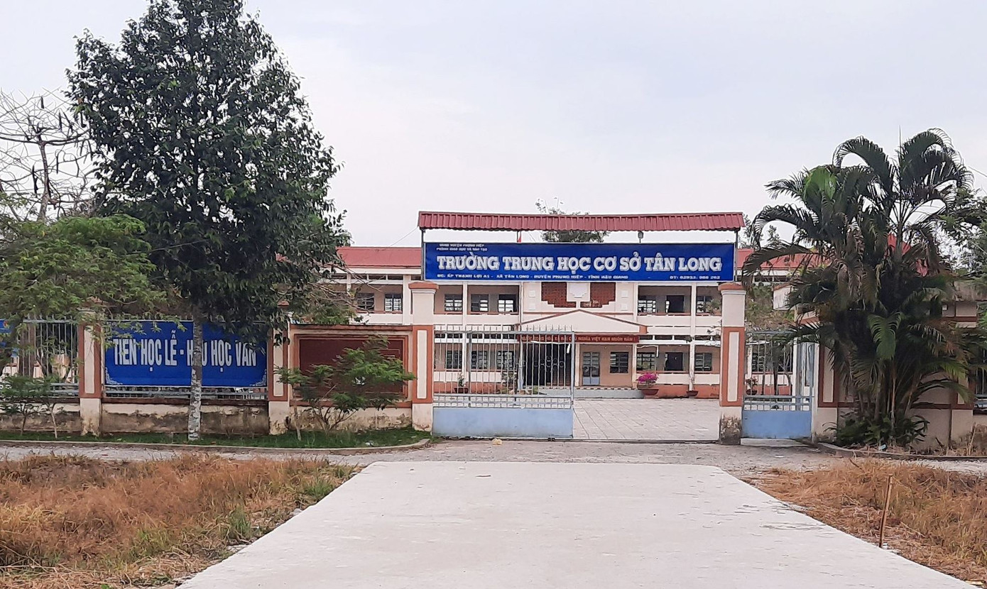 Phụ huynh tố giác vì con gái học lớp 7 bị bạn đánh dã man ảnh 2