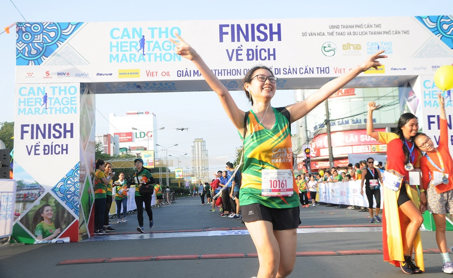 Hơn 1.200 người tham gia giải chạy bộ Marathon Quốc tế di sản Cần Thơ ảnh 5