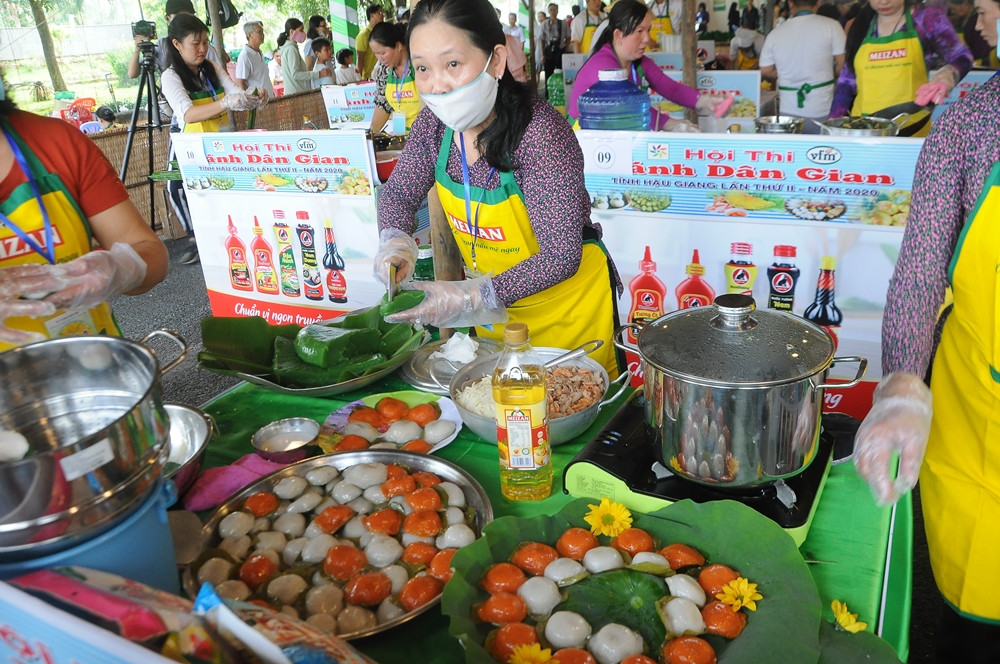 Chạy Marathon, trồng cây xanh ‘chống biến đổi khí hậu’ ảnh 4