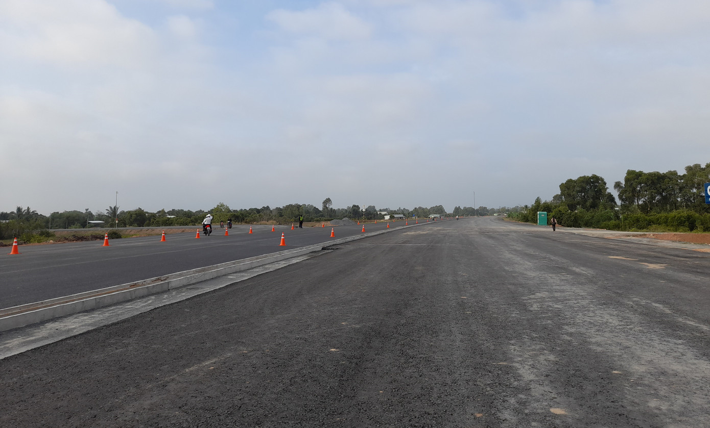 Kiến nghị Thủ tướng cho thông tuyến tạm thời cao tốc Trung Lương - Mỹ Thuận ảnh 1