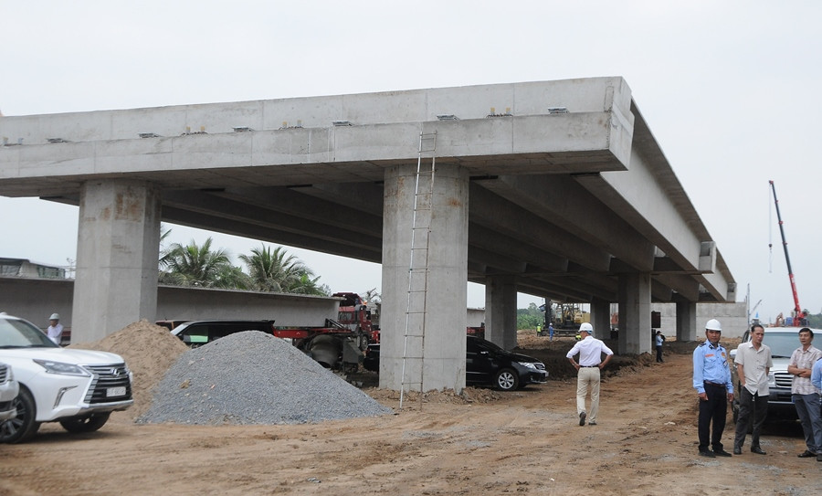 Thủ tướng Chính phủ kiểm tra dự án cao tốc Trung Lương – Mỹ Thuận ảnh 1
