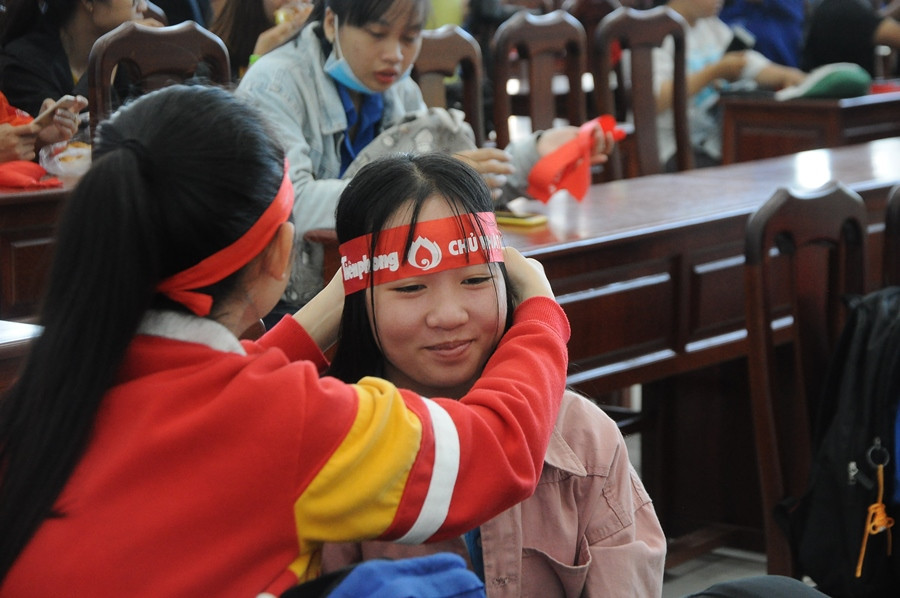 Hàng trăm bạn trẻ hào hứng tham gia Chủ nhật Đỏ tại Kiên Giang ảnh 8