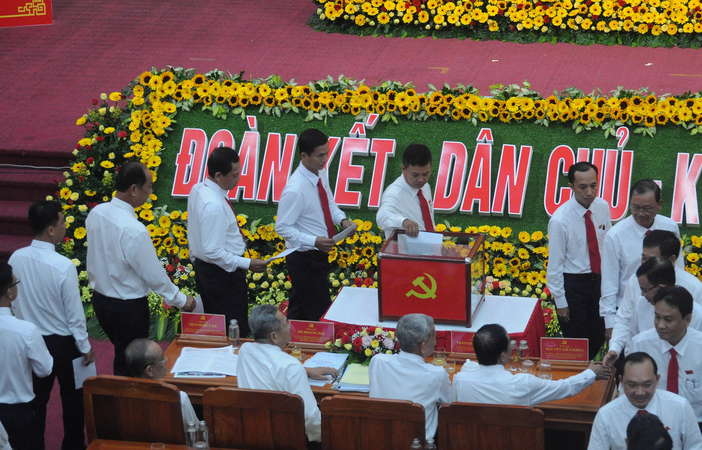 Giới thiệu ông Lê Tiến Châu để bầu giữ chức Bí thư Tỉnh ủy Hậu Giang ảnh 1