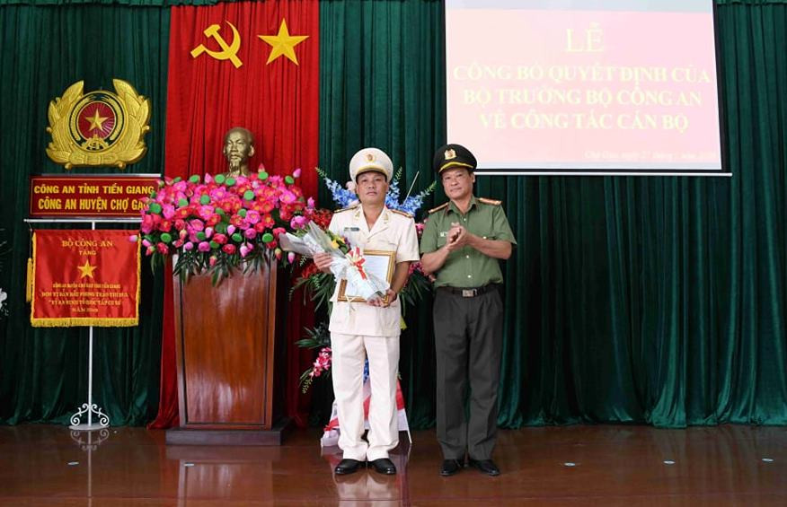 Bộ Công an bổ nhiệm, điều động nhiều nhân sự tại Công an Tiền Giang ảnh 1
