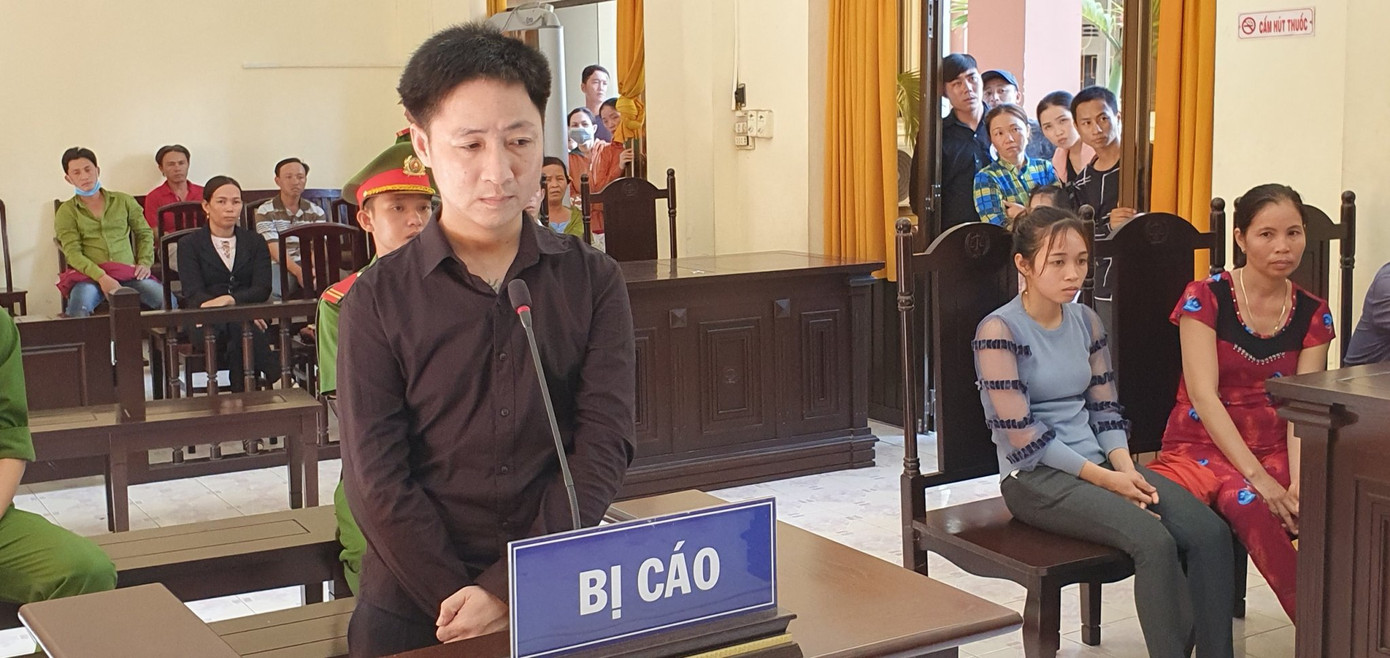 Đâm chết người vì tranh giành nữ tiếp viên karaoke ảnh 1