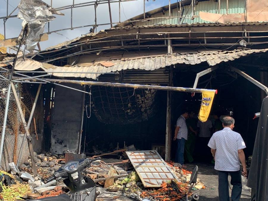 Chợ ở Kiên Giang bốc cháy trong đêm, nhiều quầy hàng bị thiêu rụi ảnh 2