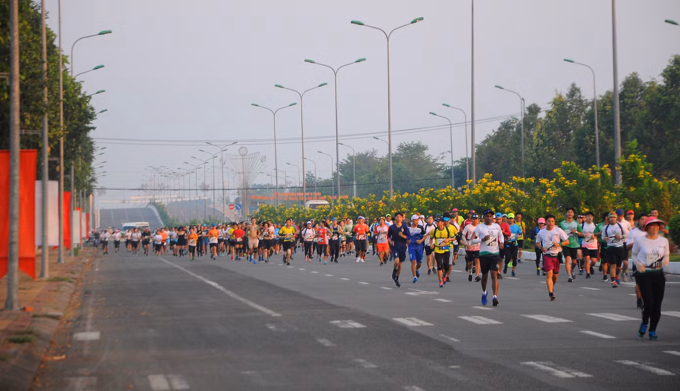Gần 6.800 người chạy Marathon ‘chống biến đổi khí hậu’ ở Hậu Giang ảnh 1