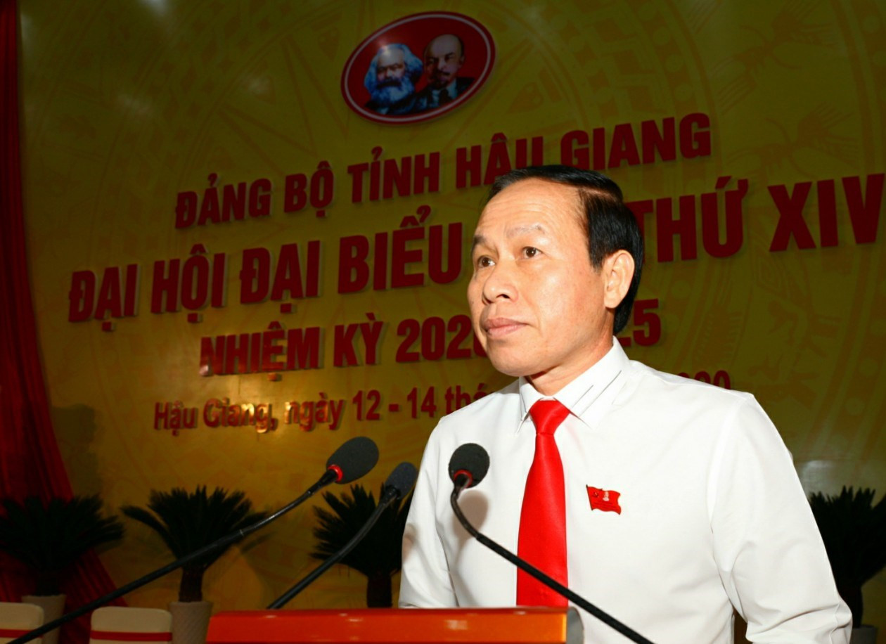 Ông Lê Tiến Châu - Bí thư Tỉnh ủy, Chủ tịch UBND tỉnh Hậu Giang phát biểu. ẢNH: DK Phương án nhân sự của Hậu Giang được Bộ Chính trị đánh giá công phu ảnh 2