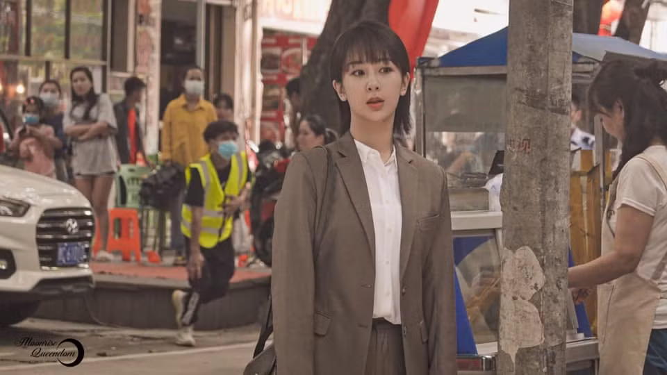 “Nữ bác sĩ tâm lý“: Loạt ảnh hậu trường của Dương Tử lên hot search với nhan sắc gây bất ngờ ảnh 4