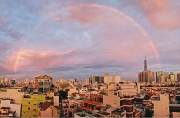 Bầu trời Sài Gòn chiều nay: Có gì đẹp mà teen và loạt nghệ sĩ rủ nhau “check-in“? ảnh 8