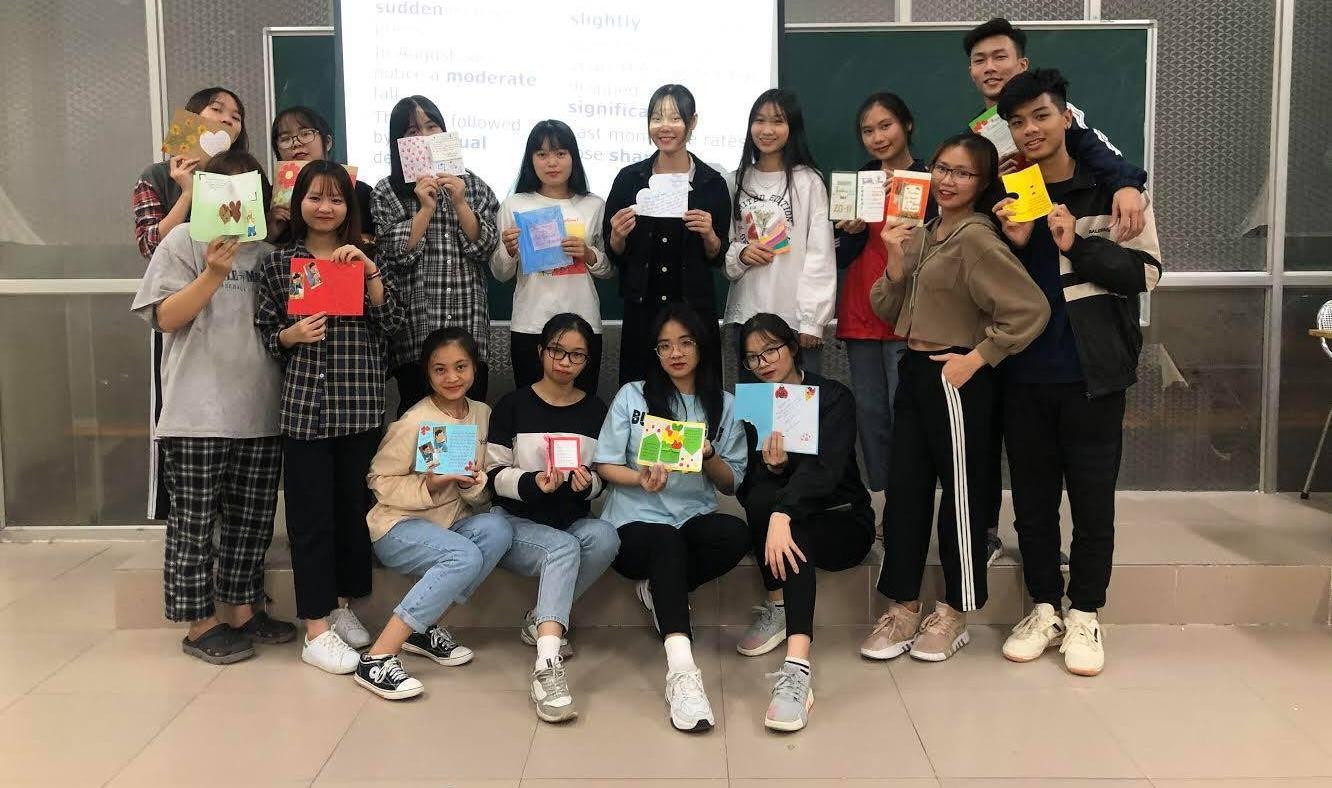 20/11 chẳng cần tặng quà cầu kỳ, teen khiến thầy cô bật cười với những lời chúc “bá đạo“ ảnh 1