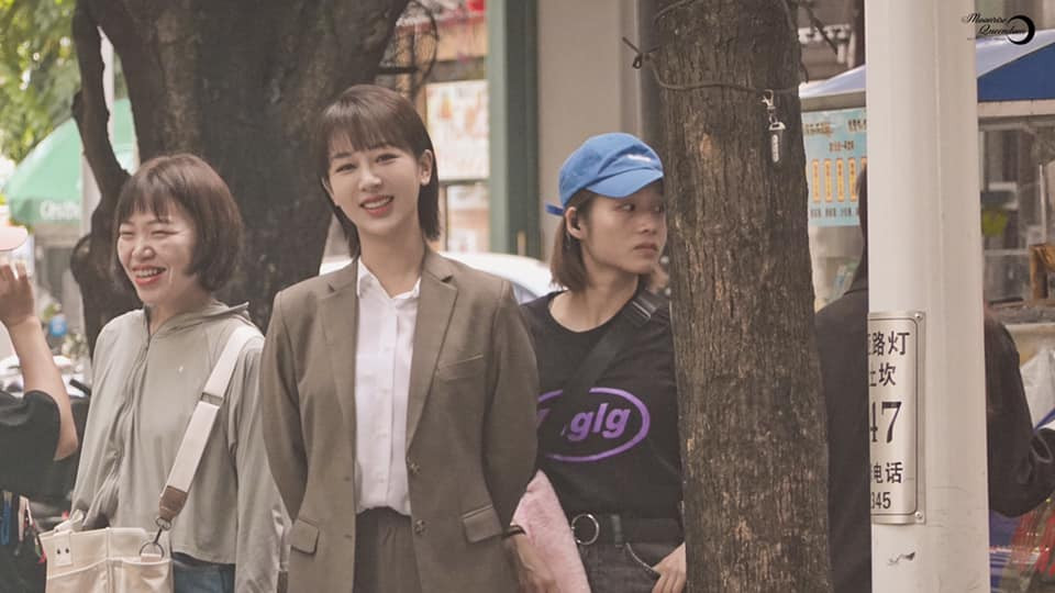 Dương Tử vui vẻ trong ảnh hậu trường “Nữ bác sĩ tâm lý“: Loạt ảnh hậu trường của Dương Tử lên hot search với nhan sắc gây bất ngờ ảnh 1