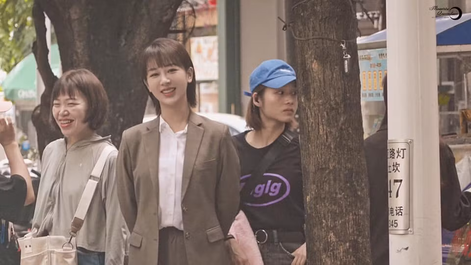 “Nữ bác sĩ tâm lý“: Loạt ảnh hậu trường của Dương Tử lên hot search với nhan sắc gây bất ngờ ảnh 1