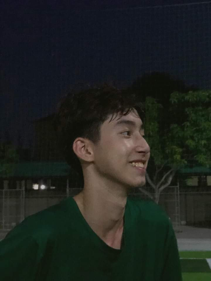 Chụp chung MC Diệp Chi (Đường lên đỉnh Olympia), nam sinh gây chú ý bởi vẻ ngoài điển trai ảnh 5