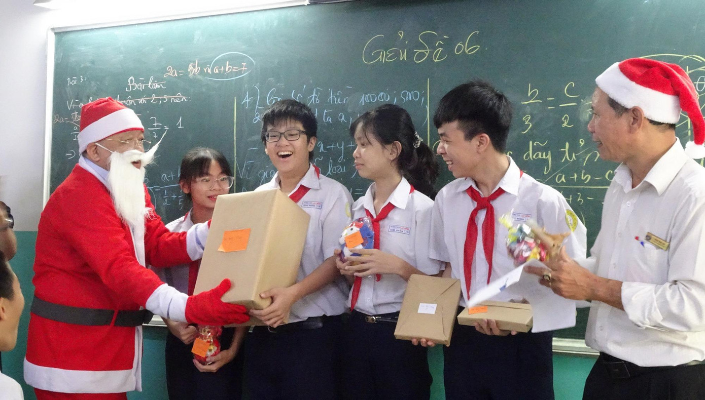 Cây thông có “1-0-2” ngay tại lớp học: Sức sáng tạo của học trò nhà mình là “dương vô cực“ ảnh 5