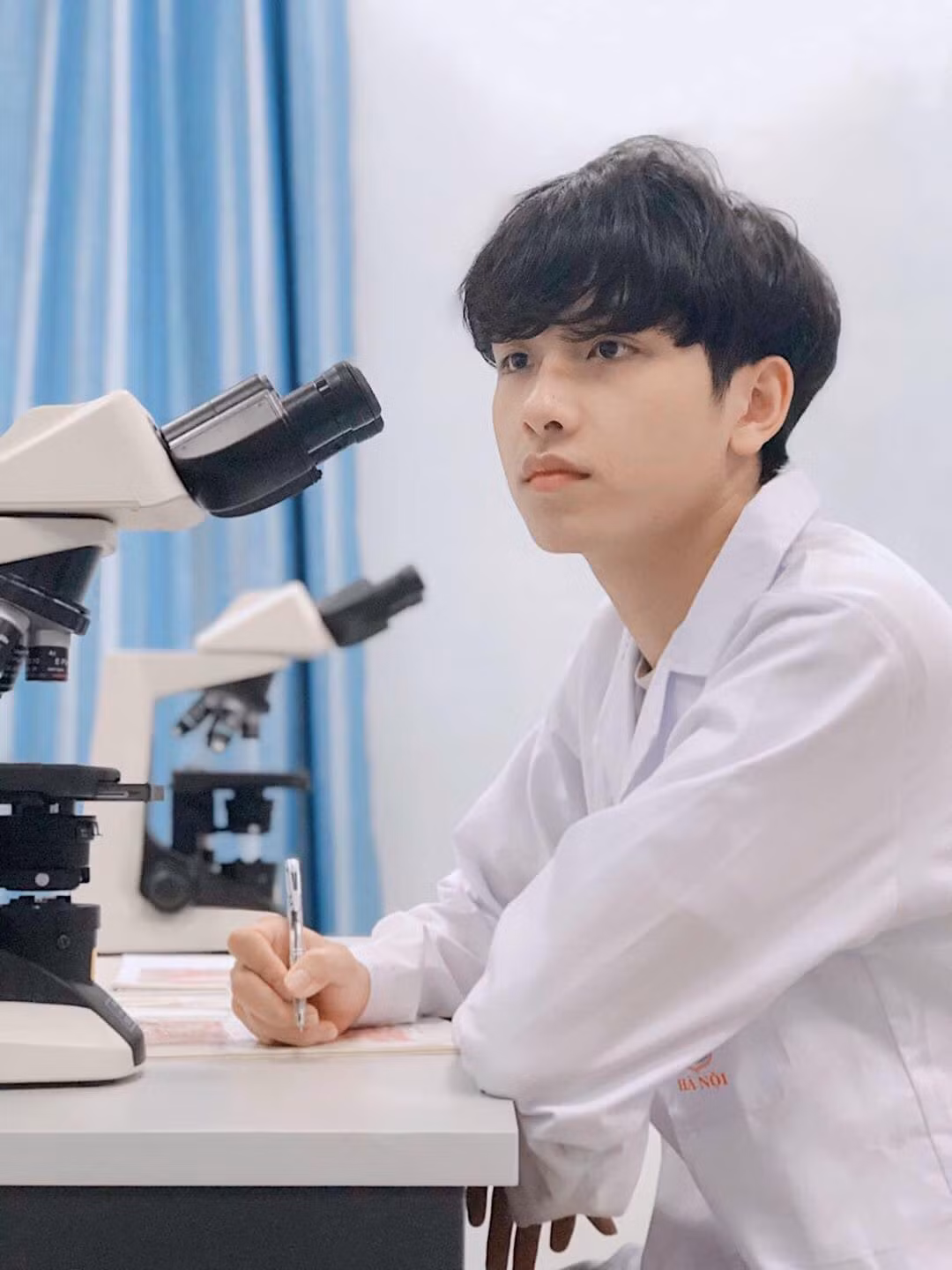 ĐH Y Hà Nội: Những nam sinh sở hữu ngoại hình điển trai cùng thành tích học tập đỉnh ảnh 6