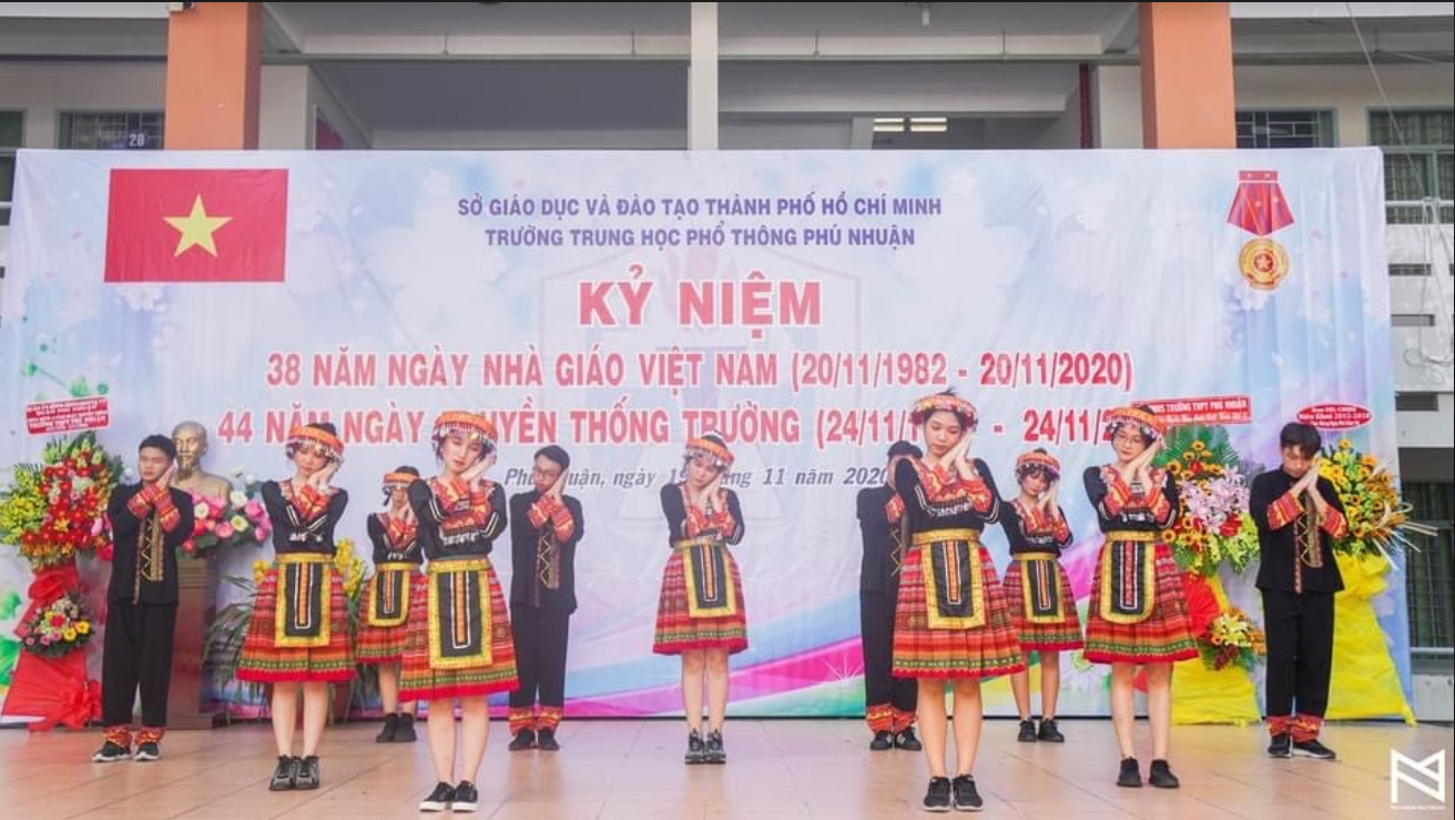 Ngày 20/11 ở TP.HCM: Cựu học sinh Trần Chuyên tề tựu, Phong Lê hashtag “Tri ân thầy cô“ ảnh 8