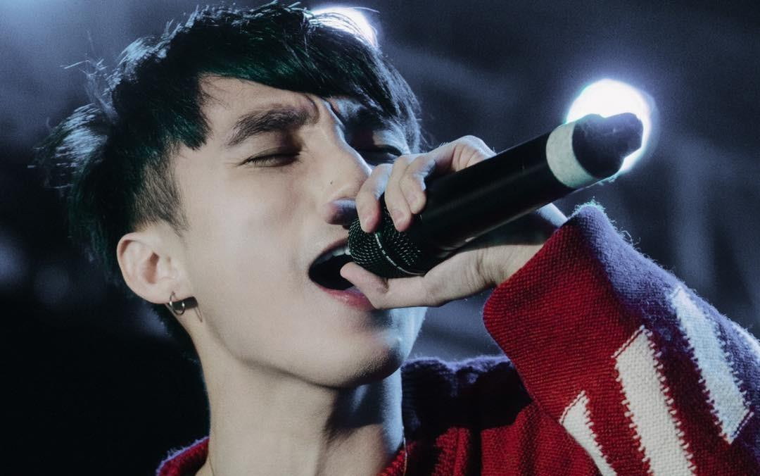 MV “Đom Đóm” lên sóng: JACK gây thương nhớ với tóc bạch kim, visual thăng hạng ảnh 6