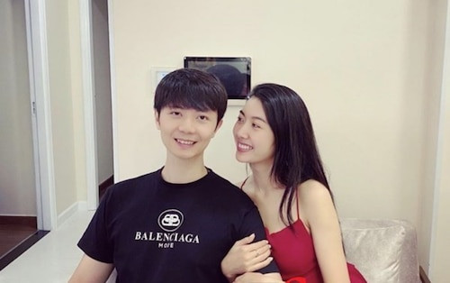 Ngày cách ly thứ 18: Thuý Vân khoe clip bạn trai làm ảo thuật, fans khen có tướng phu thê ảnh 2